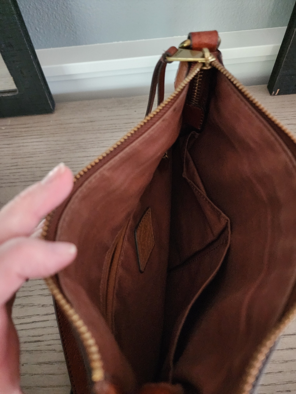 Fossil Two-Tone Chestnut Brown Leather Crossbody with Gold Accents - Picture 5 of 9